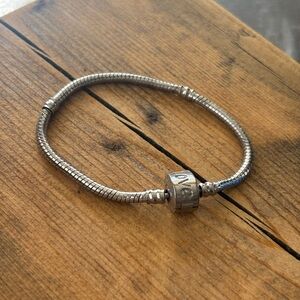 "Love" Charm Bracelet Holder